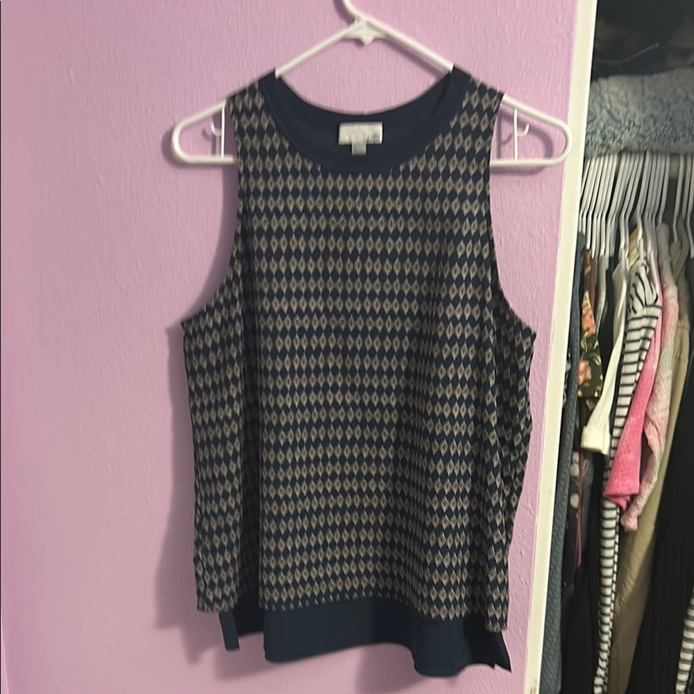 14th & Union Sleeveless Top with Navy and Beige Design